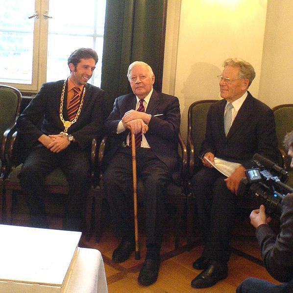 Hans Küng (r.) mit Boris Palmer und Helmut Schmidt